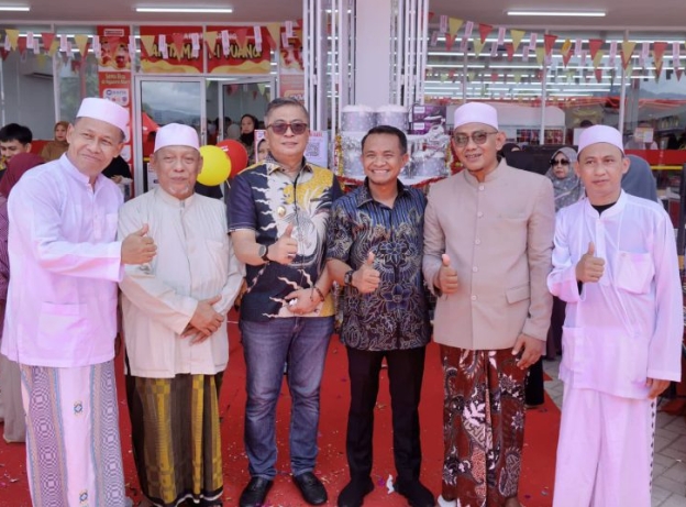 Pad Kesempatan Grand Opening Nganro Mart, Abustan Dorong Produk Lokal Masuk Pasar